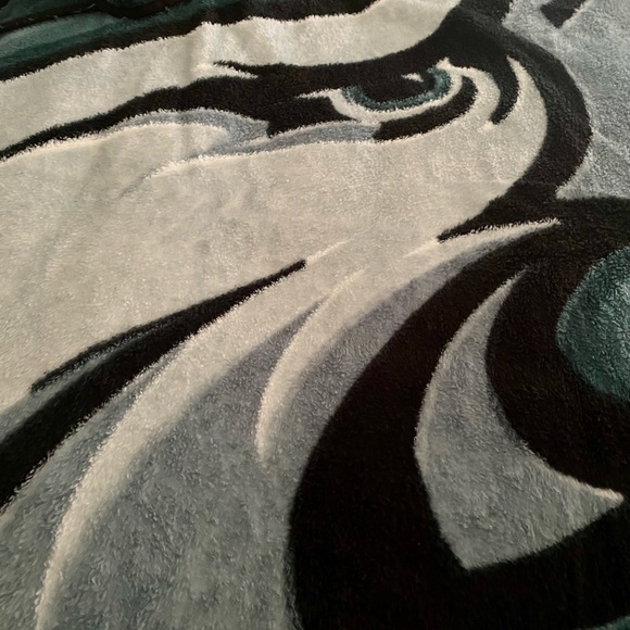Blanket…Eagles blanket new still in bag.super soft - Picture 3 of 7